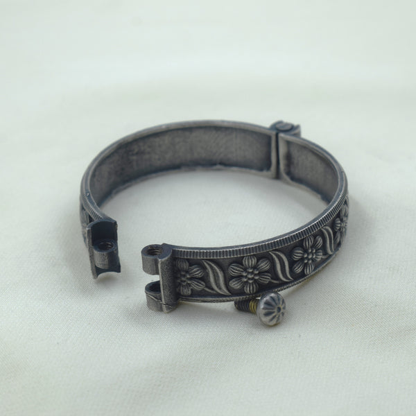 Carved Floral Screw Bangle
